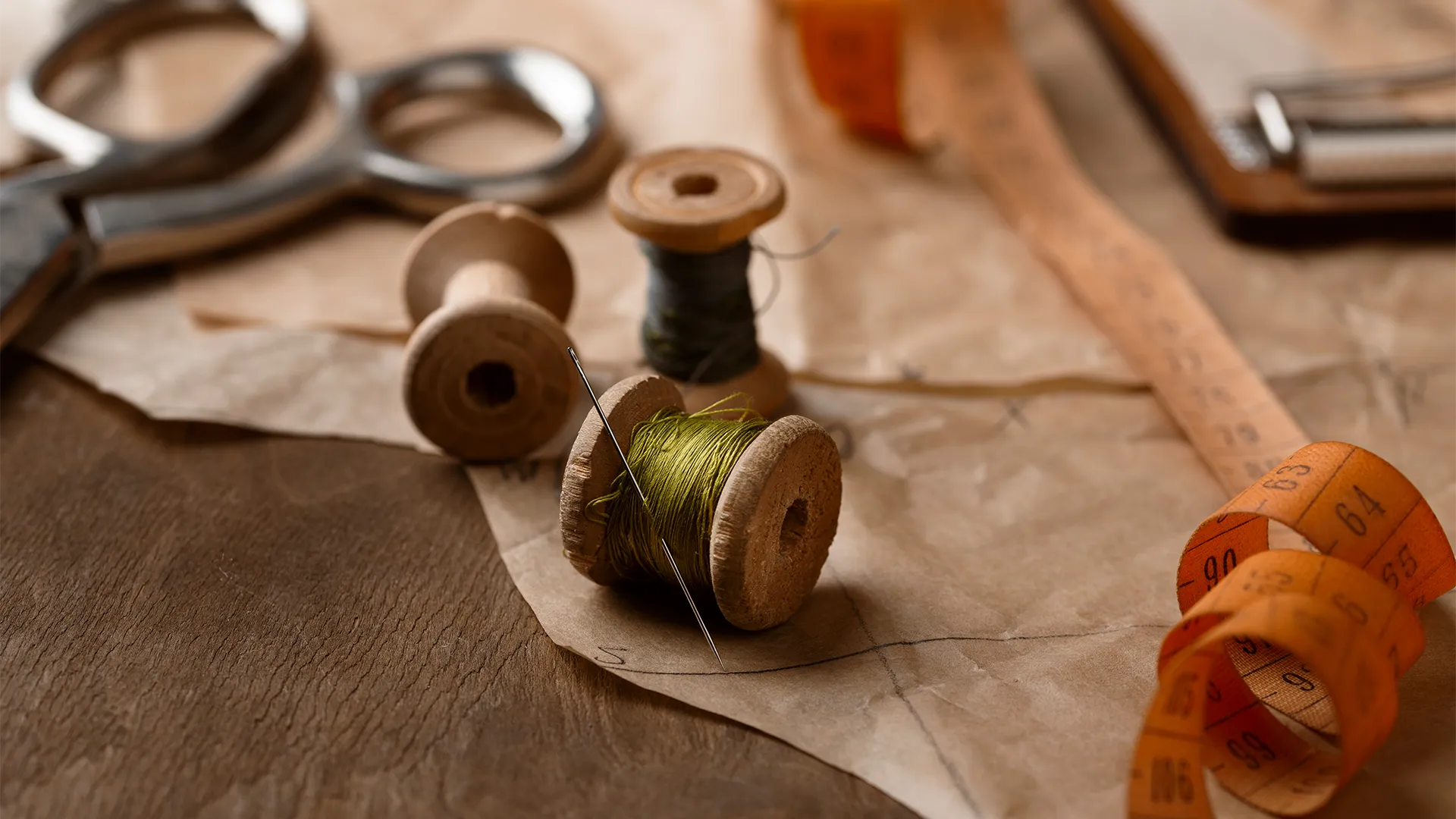 Tools, threads and materials used for leather crafting